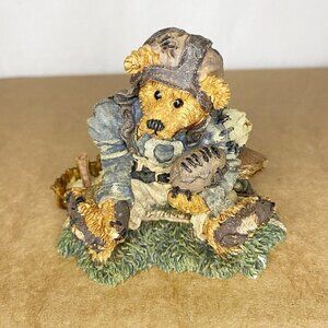 Boyds Bears and Friends Knute and The Gridiron Football Style 2245 1993 Figure